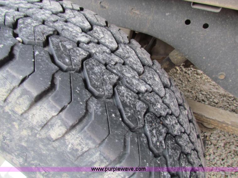 image for item B7102 2001 Dodge Ram 1500 pickup truck