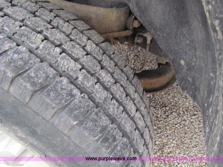 image for item B7102 2001 Dodge Ram 1500 pickup truck