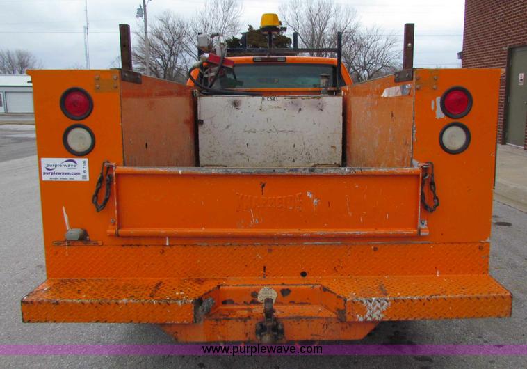 image for item B7106 1999 Chevrolet C2500 pickup truck