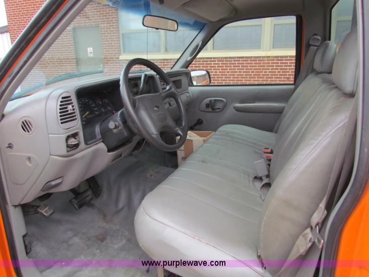 image for item B7106 1999 Chevrolet C2500 pickup truck