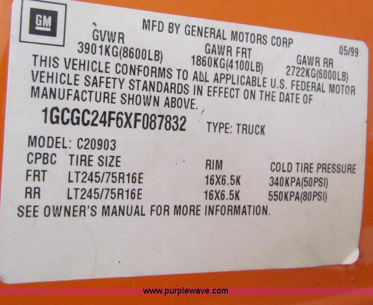 image for item B7106 1999 Chevrolet C2500 pickup truck