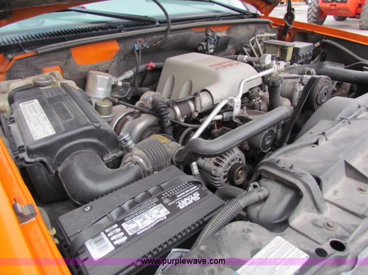 image for item B7106 1999 Chevrolet C2500 pickup truck