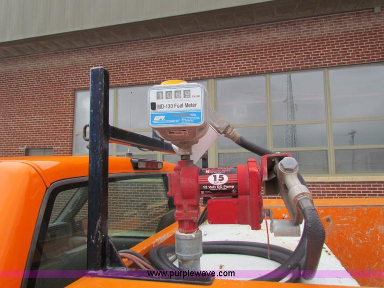 image for item B7106 1999 Chevrolet C2500 pickup truck