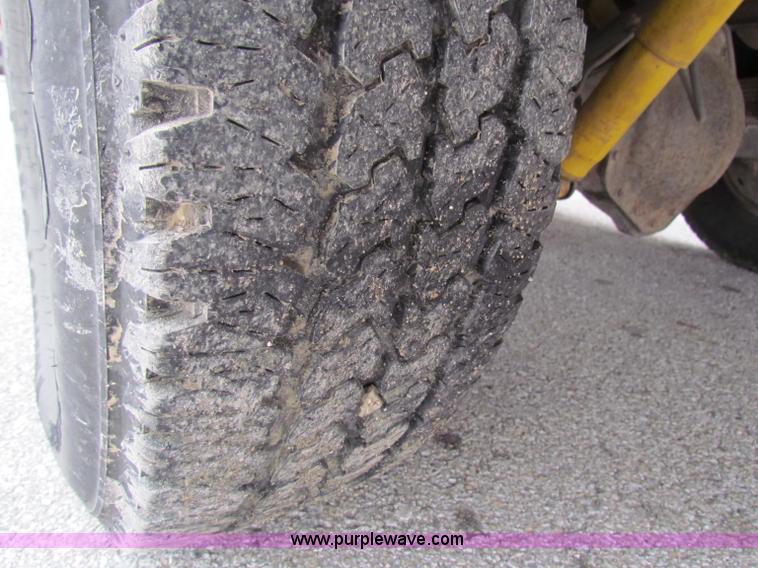 image for item B7106 1999 Chevrolet C2500 pickup truck