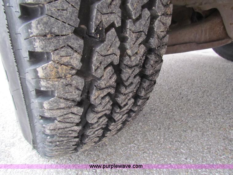 image for item B7106 1999 Chevrolet C2500 pickup truck