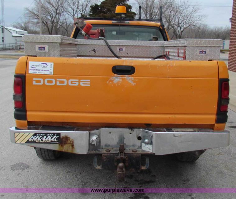 image for item B7107 2001 Dodge Ram 2500 pickup truck
