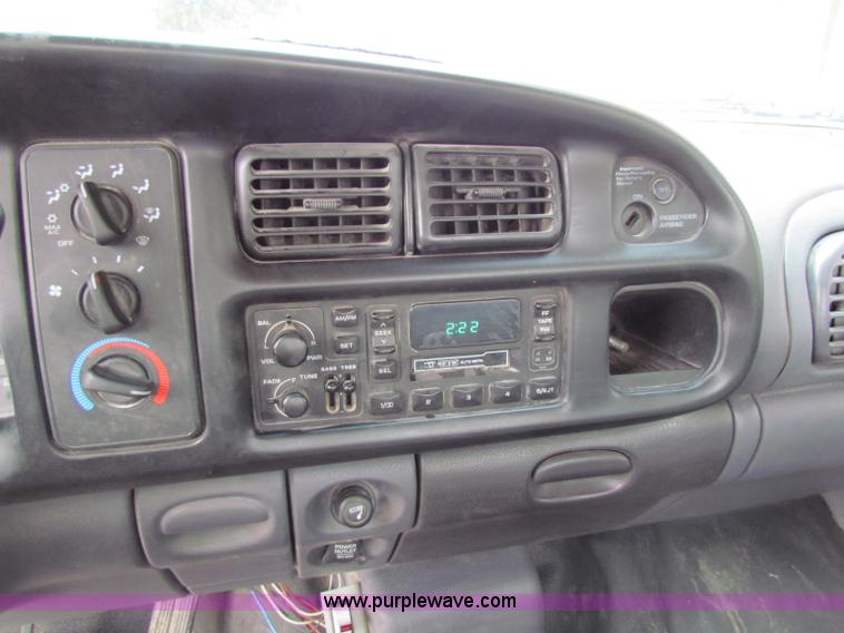 image for item B7107 2001 Dodge Ram 2500 pickup truck