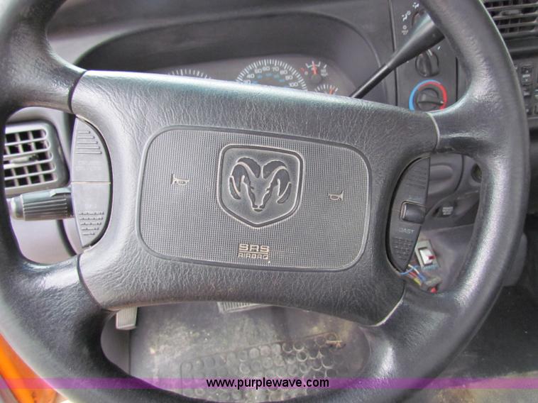 image for item B7107 2001 Dodge Ram 2500 pickup truck