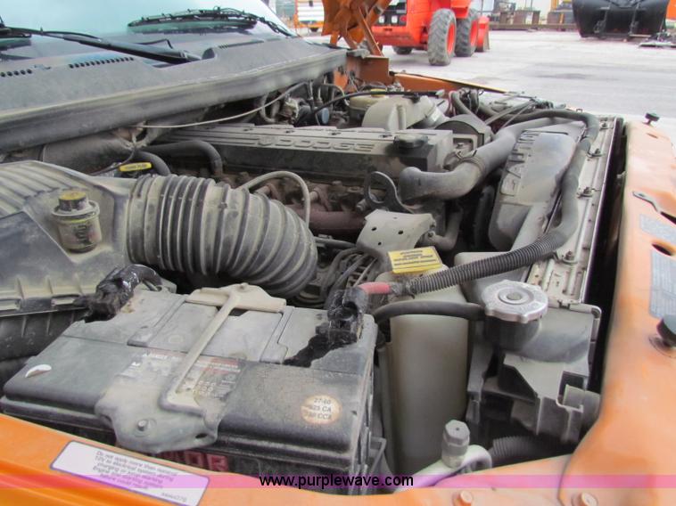 image for item B7107 2001 Dodge Ram 2500 pickup truck