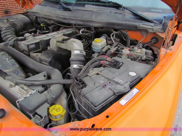 image for item B7107 2001 Dodge Ram 2500 pickup truck