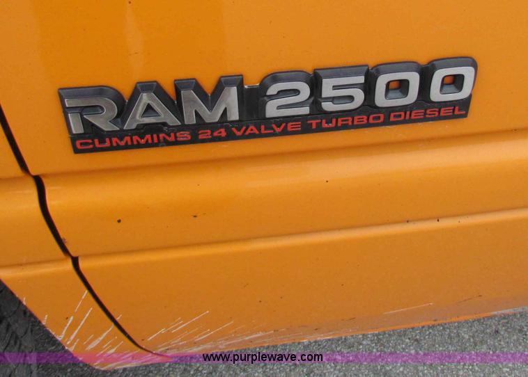 image for item B7107 2001 Dodge Ram 2500 pickup truck