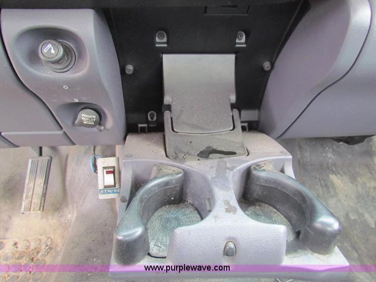 image for item B7108 2001 Dodge Ram 2500 pickup truck