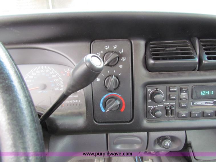 image for item B7108 2001 Dodge Ram 2500 pickup truck