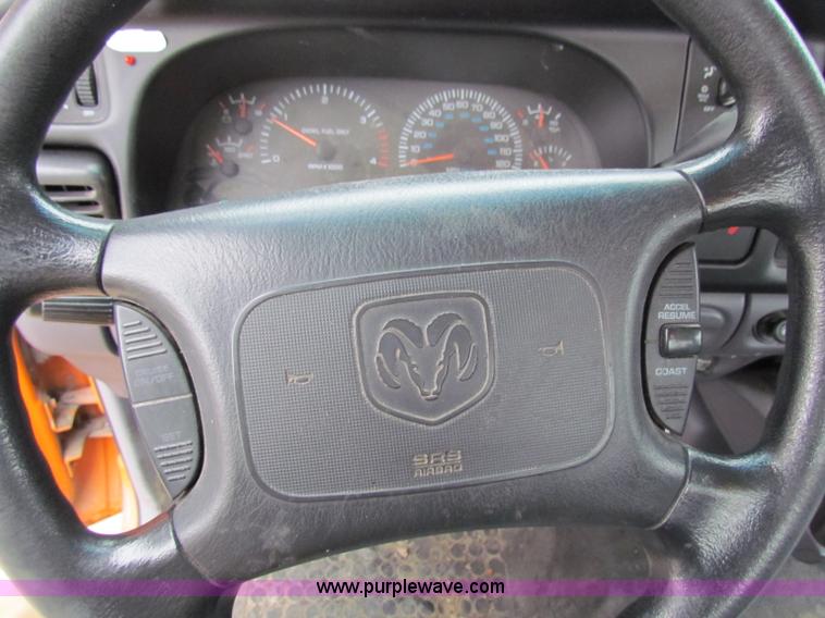 image for item B7108 2001 Dodge Ram 2500 pickup truck