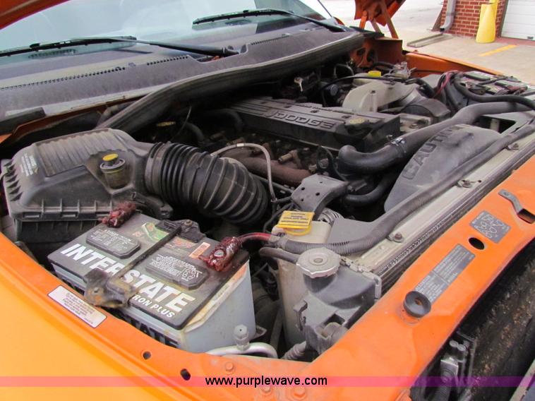 image for item B7108 2001 Dodge Ram 2500 pickup truck