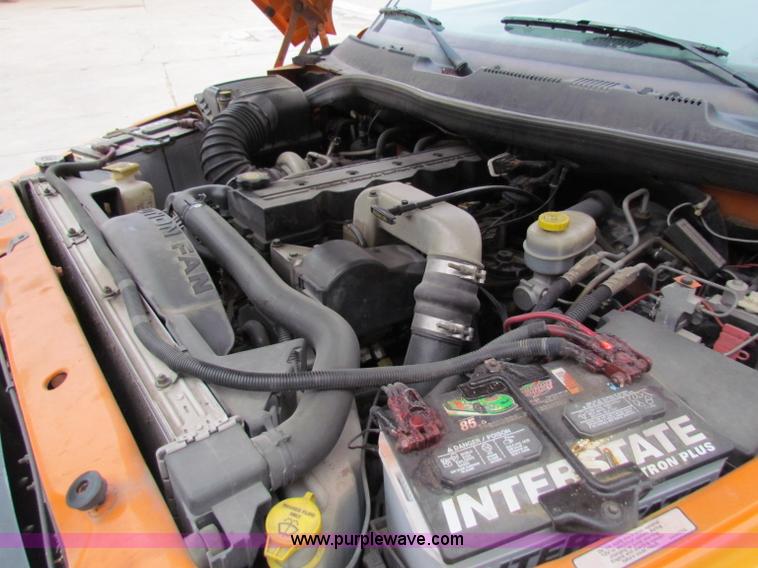 image for item B7108 2001 Dodge Ram 2500 pickup truck