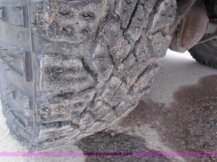 image for item B7108 2001 Dodge Ram 2500 pickup truck