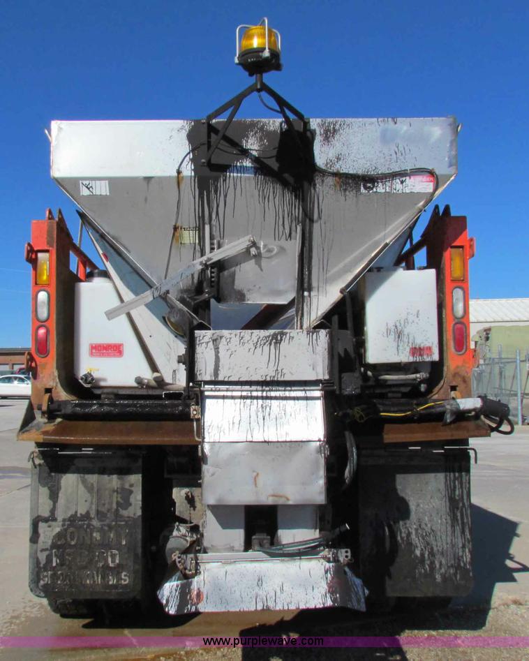 image for item B7110 1999 International 4900 dump truck