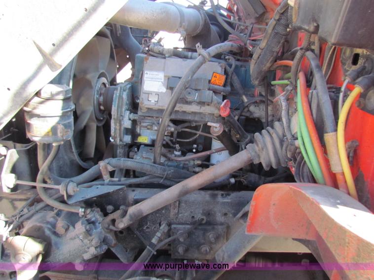 image for item B7110 1999 International 4900 dump truck