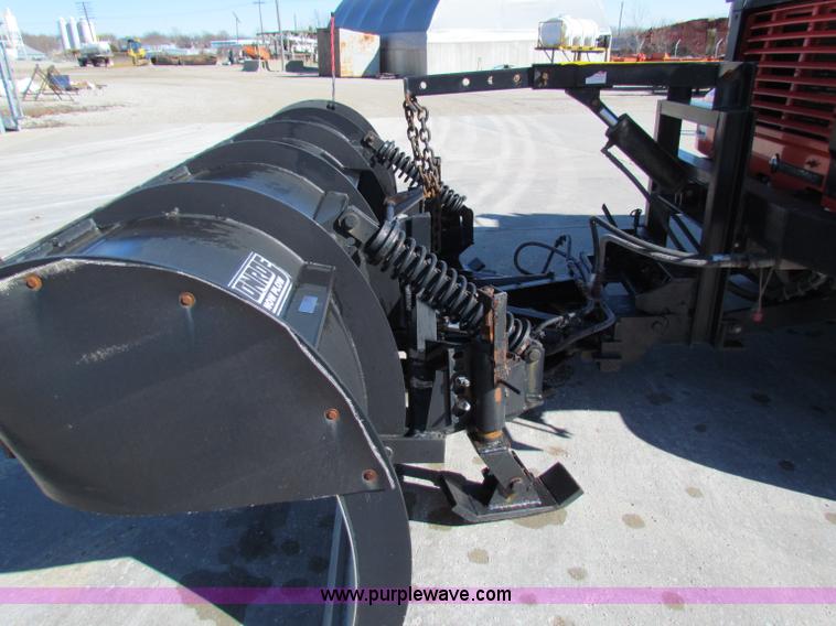 image for item B7110 1999 International 4900 dump truck