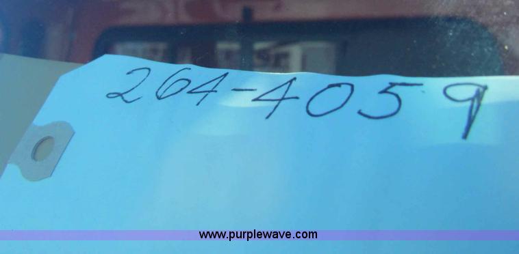 image for item B7110 1999 International 4900 dump truck