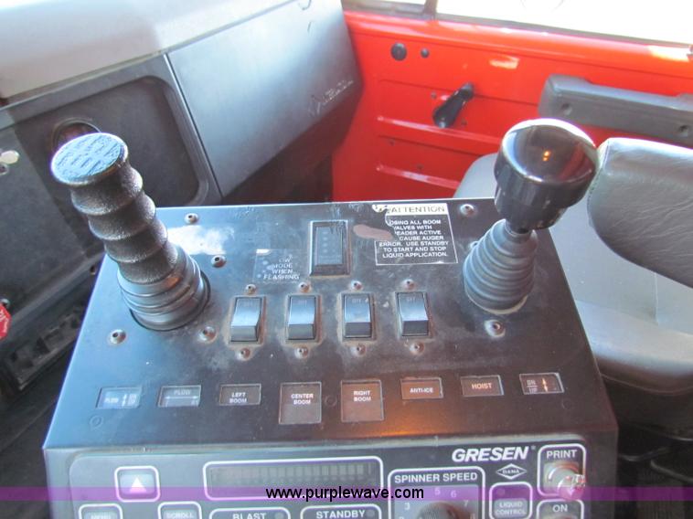 image for item B7111 1999 International 4900 dump truck