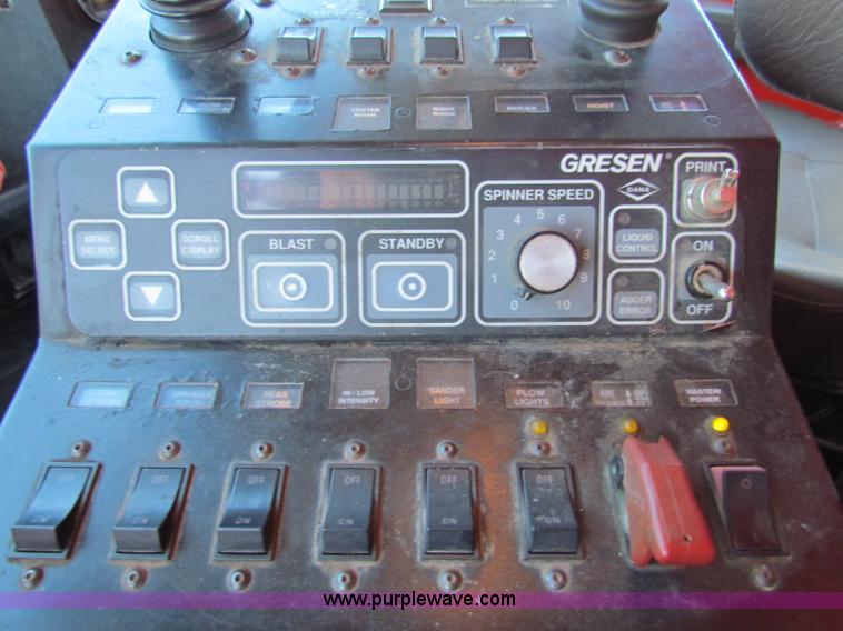 image for item B7111 1999 International 4900 dump truck