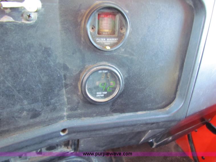 image for item B7111 1999 International 4900 dump truck