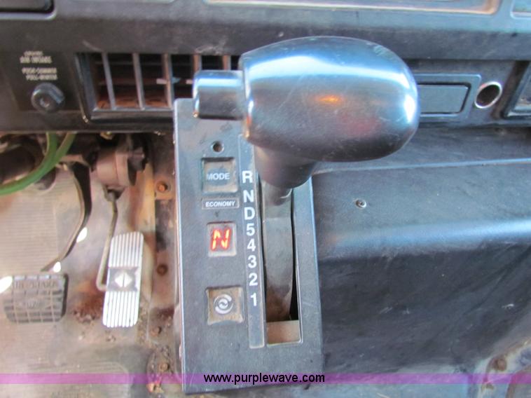 image for item B7111 1999 International 4900 dump truck