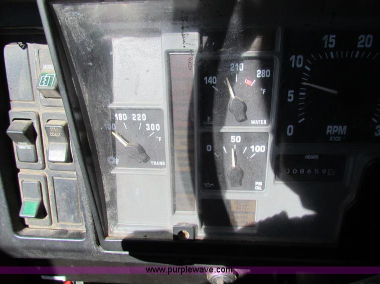 image for item B7111 1999 International 4900 dump truck