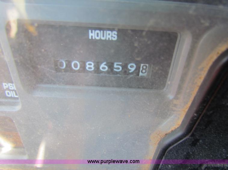 image for item B7111 1999 International 4900 dump truck