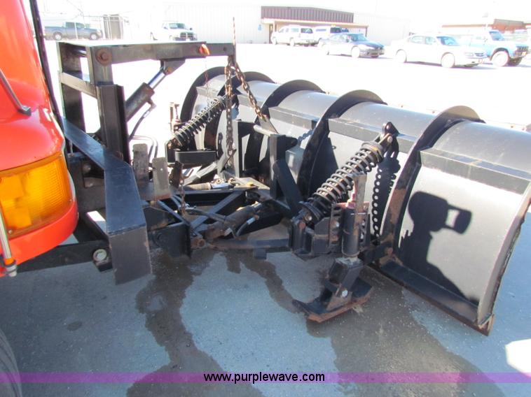 image for item B7111 1999 International 4900 dump truck