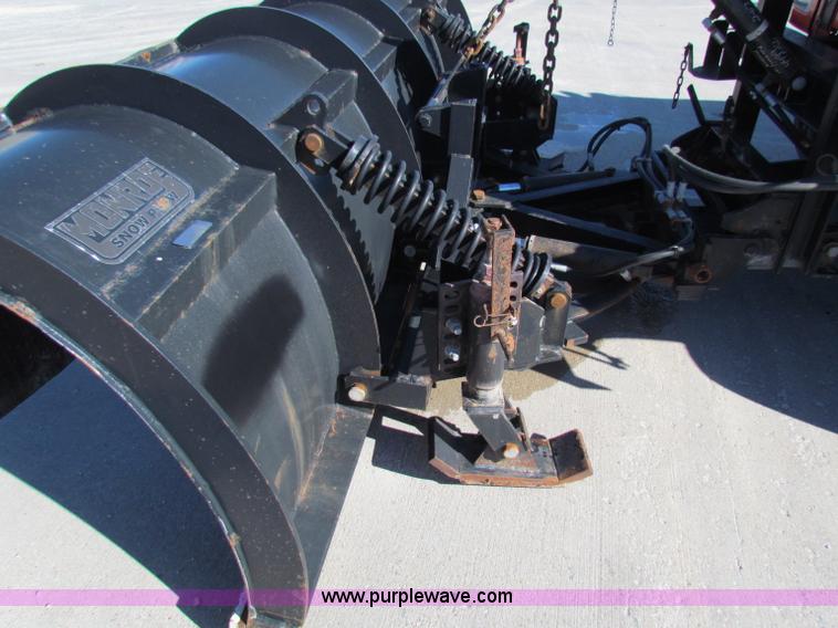 image for item B7111 1999 International 4900 dump truck