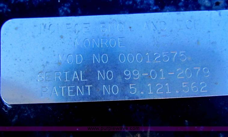 image for item B7111 1999 International 4900 dump truck