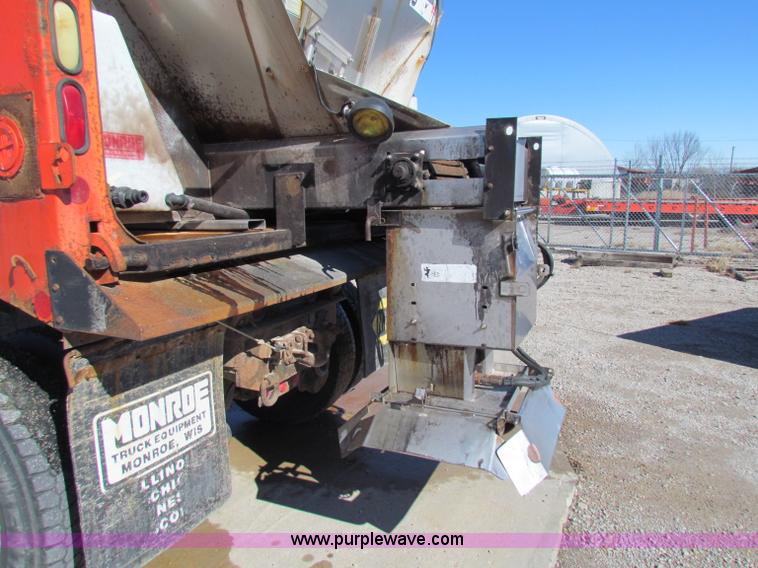 image for item B7111 1999 International 4900 dump truck