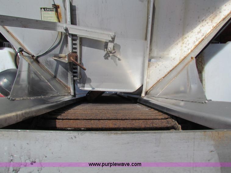 image for item B7111 1999 International 4900 dump truck