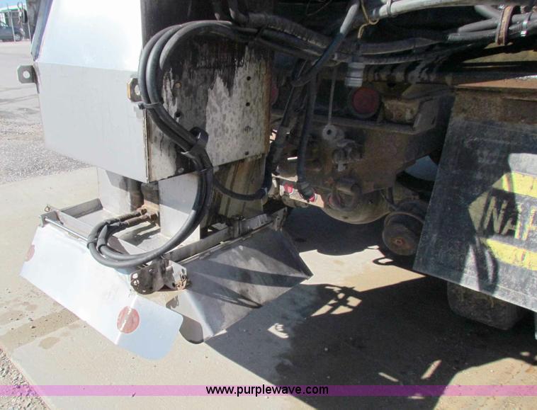 image for item B7111 1999 International 4900 dump truck