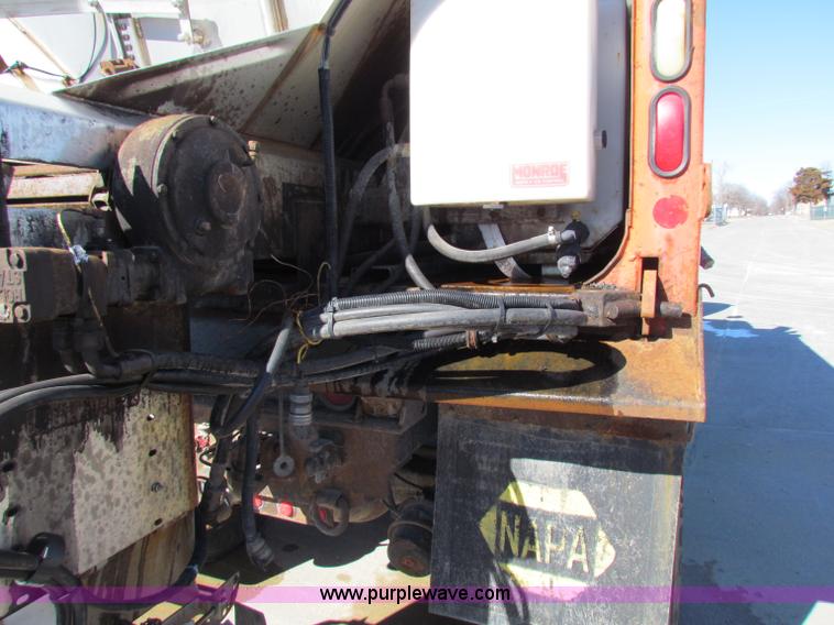 image for item B7111 1999 International 4900 dump truck