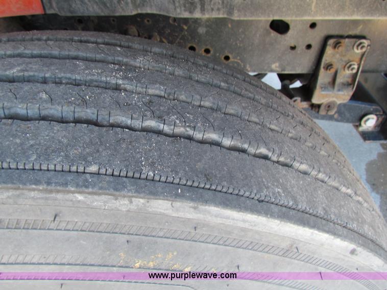 image for item B7111 1999 International 4900 dump truck