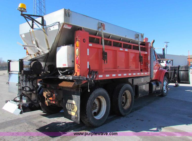 image for item B7112 1999 International 4900 dump truck