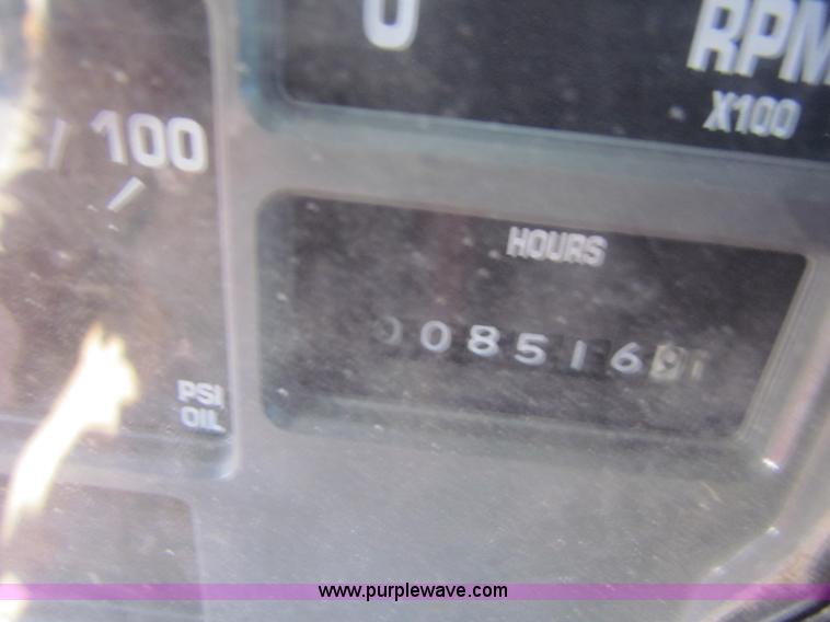 image for item B7112 1999 International 4900 dump truck