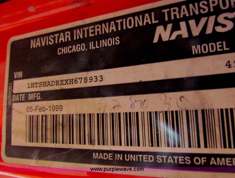 image for item B7112 1999 International 4900 dump truck