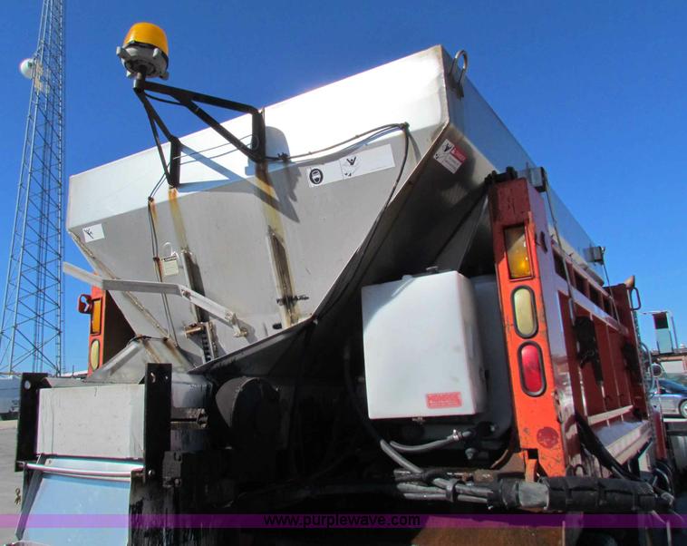 image for item B7112 1999 International 4900 dump truck