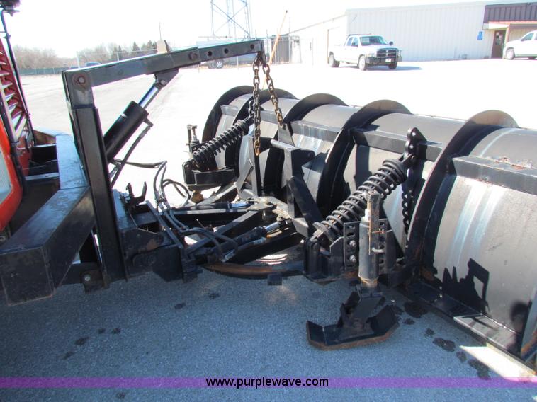 image for item B7112 1999 International 4900 dump truck