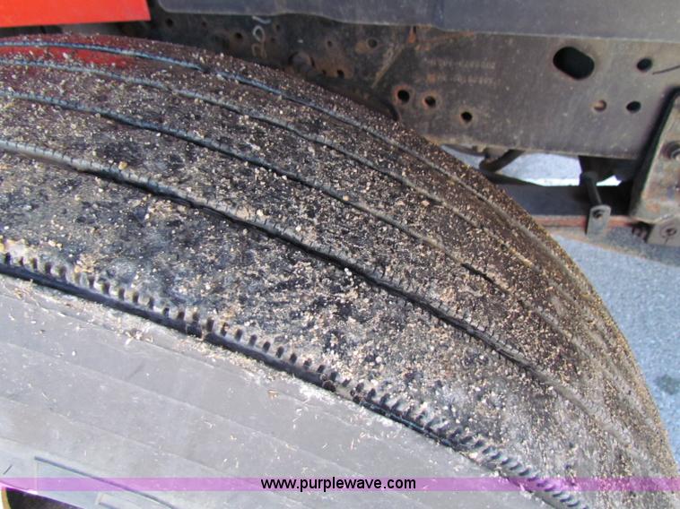 image for item B7112 1999 International 4900 dump truck