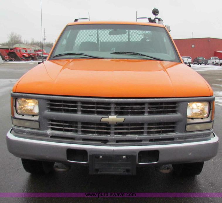 image for item B7113 1998 Chevrolet C2500 pickup truck