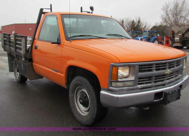image for item B7113 1998 Chevrolet C2500 pickup truck