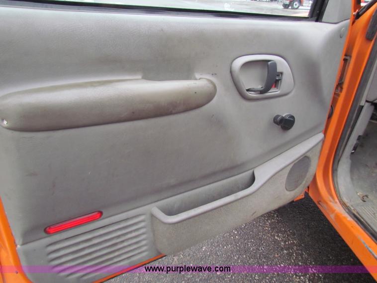 image for item B7113 1998 Chevrolet C2500 pickup truck