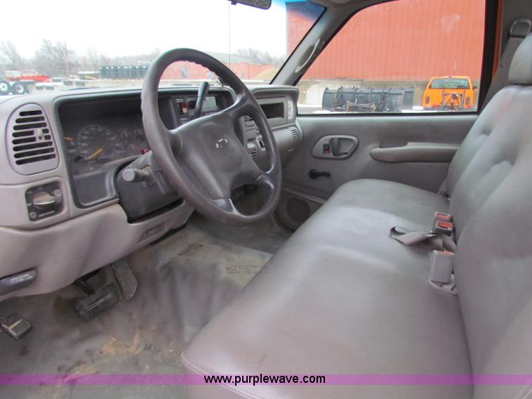 image for item B7113 1998 Chevrolet C2500 pickup truck