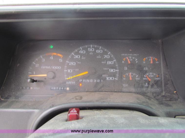 image for item B7113 1998 Chevrolet C2500 pickup truck